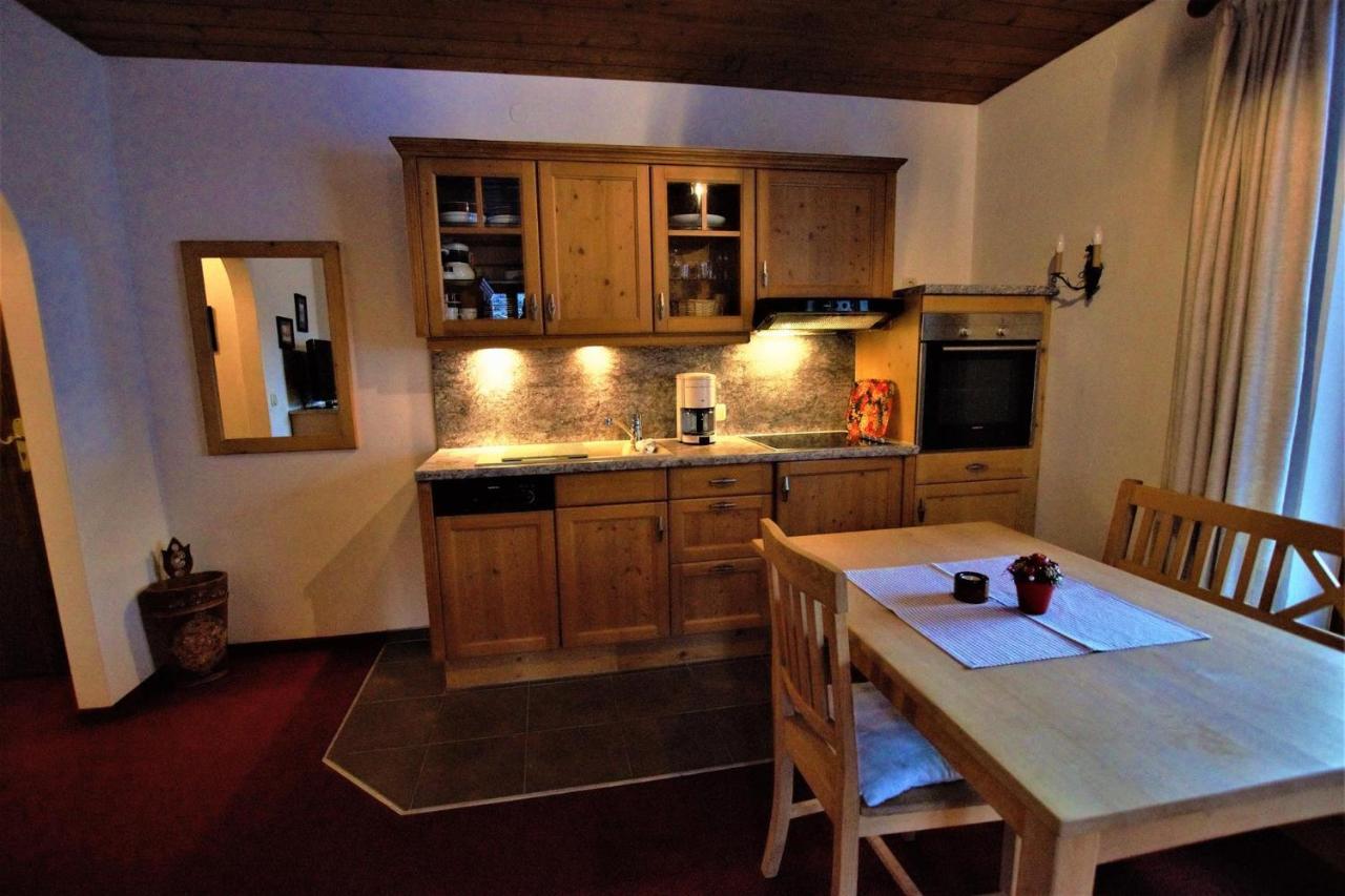 Ferienhaus Waldwinkl Hotell Grainau Rom bilde