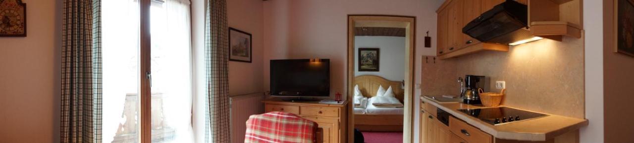 Ferienhaus Waldwinkl Hotell Grainau Rom bilde