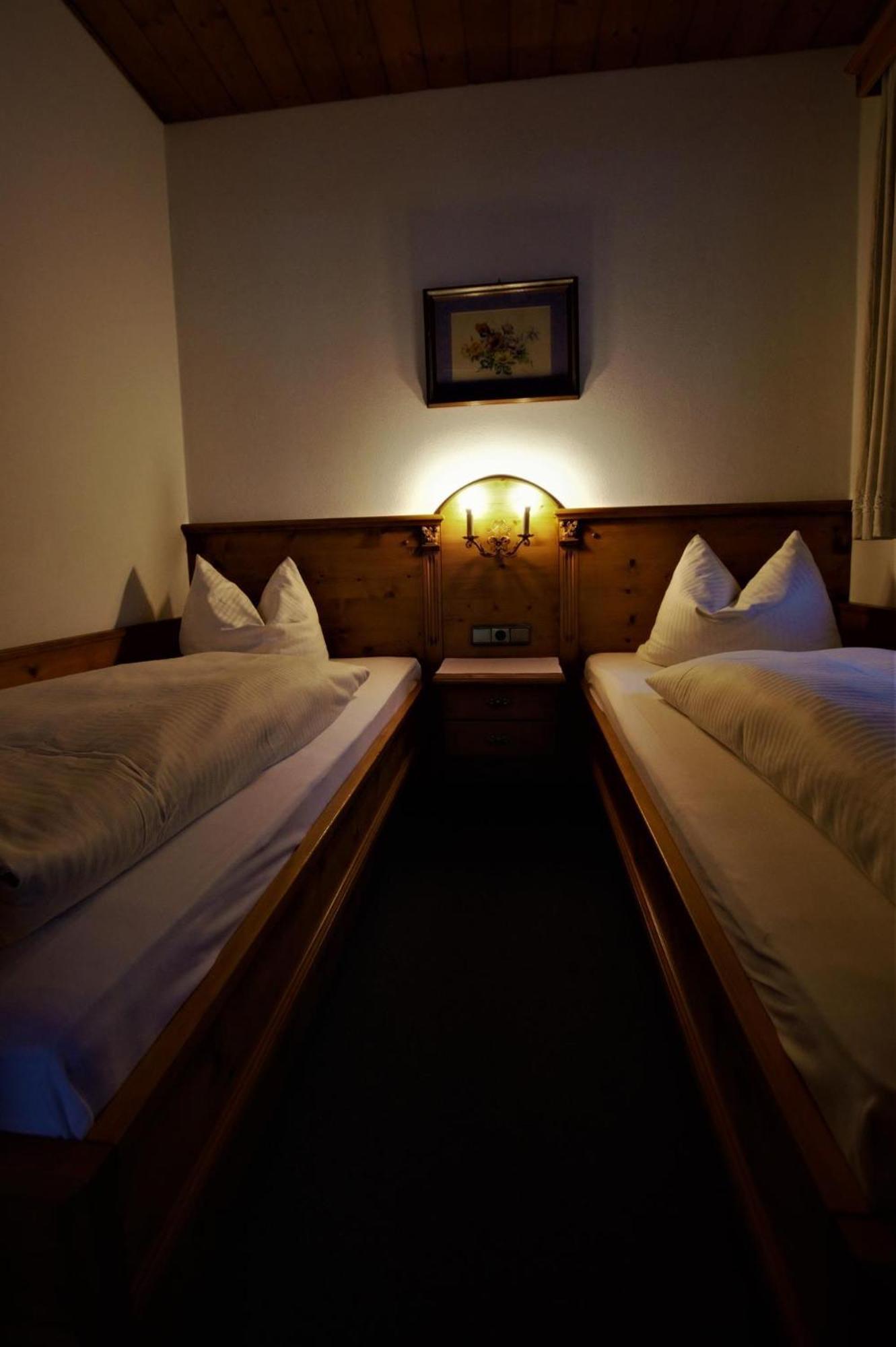 Ferienhaus Waldwinkl Hotell Grainau Rom bilde
