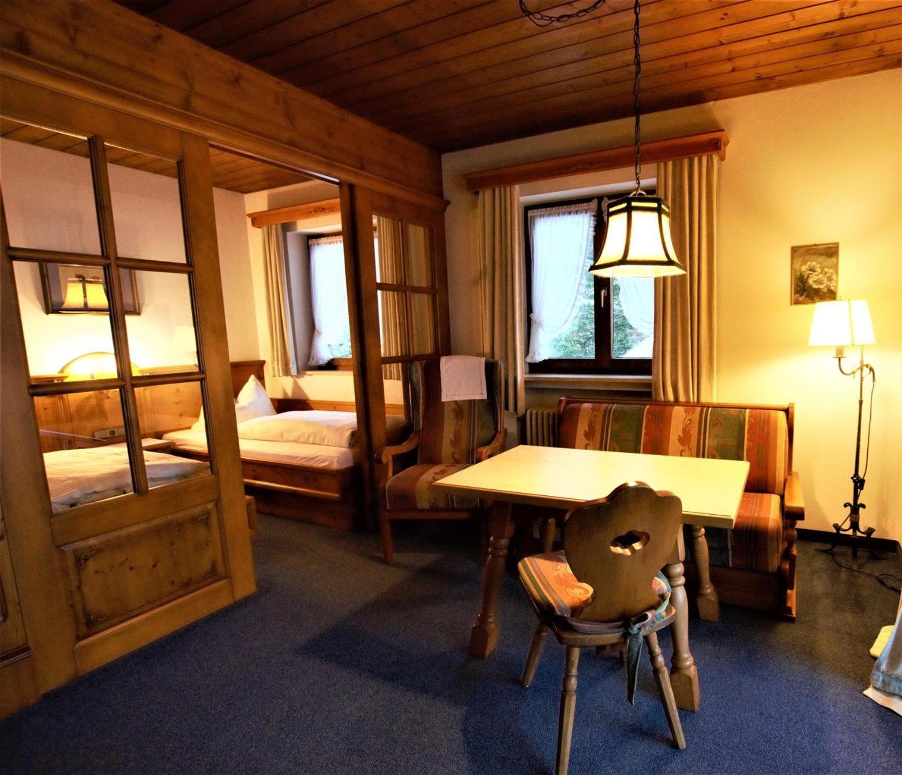 Ferienhaus Waldwinkl Hotell Grainau Rom bilde