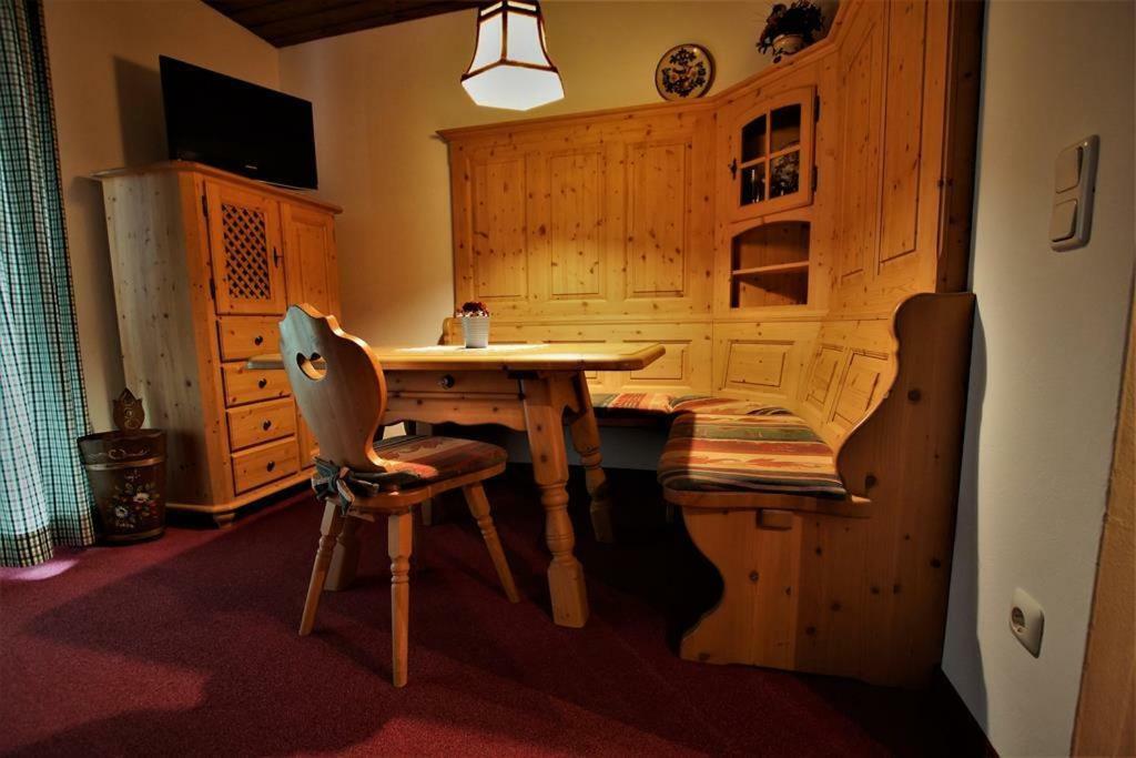Ferienhaus Waldwinkl Hotell Grainau Rom bilde